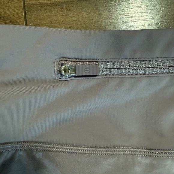 Lululemon Speed Up Short 2.5" | Size 14 | Silver Lilac - Picture 7 of 8